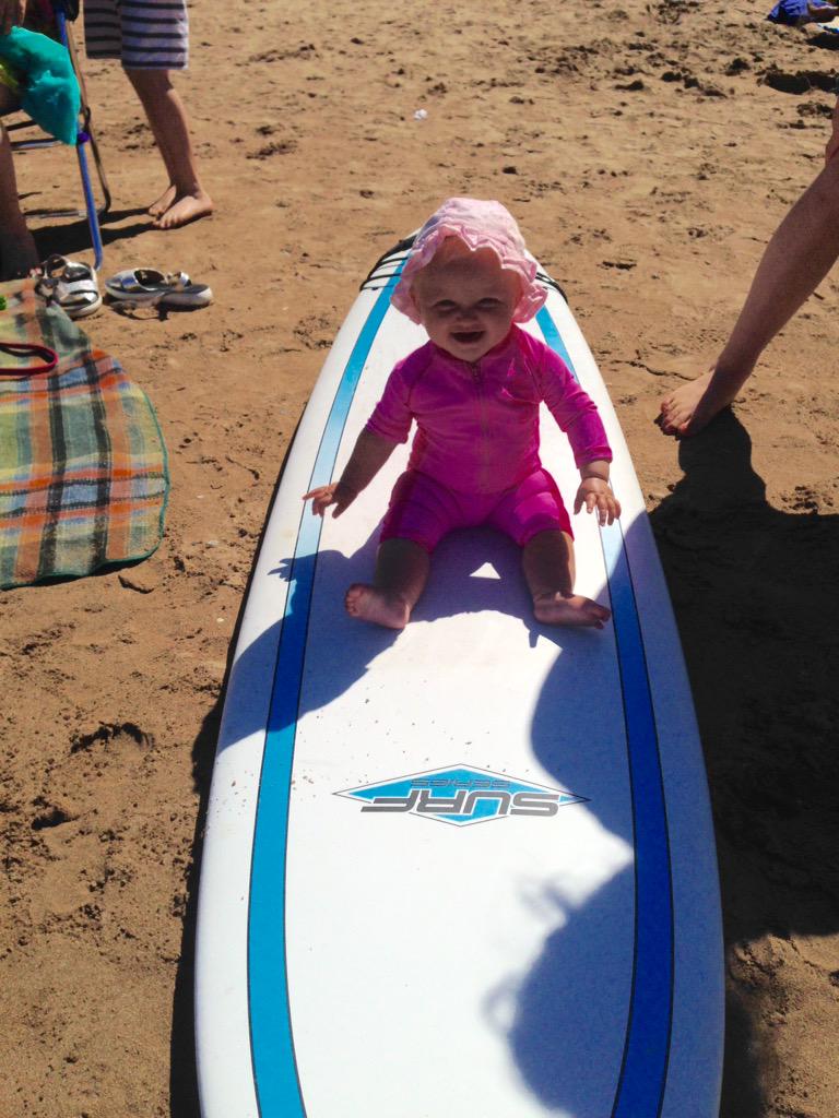 megswallow's tweet photo. @MyBabiie #MySummer #win #babyfleur #surferdude http://t.co/DdCAVKDVgb