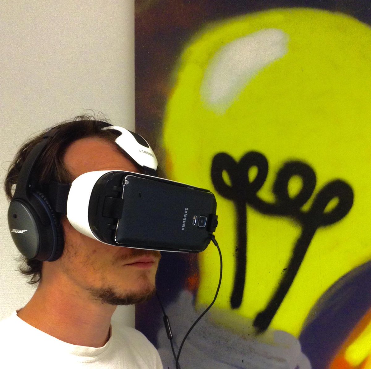 MalteHuthoff's tweet image. Helemaal klaar voor lowlands.nl/programma/ll-s… #virtualreality #LLscience #ll15 #lowlands