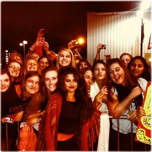 WorldwideSelG's tweet image. RETWEET if you are a part of our incredible family! #GoodForYouVMA