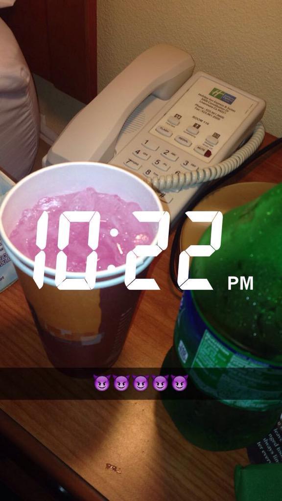Kj_DaYoungstar's tweet photo. We got purple actavis #ThoughtItWasADrought #Aug24th #WalkerCountyFairgrounds #SHSU19 #SHSU18 #SHSU17 #SHSU @LILZAC http://t.co/BN3vuuFDNU