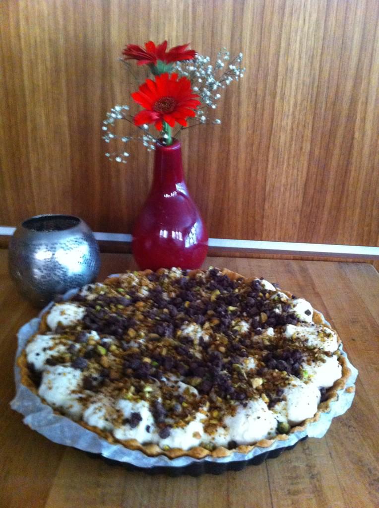 Citrus taart met mascarpone , pistach,chocolade crumble en aardbei