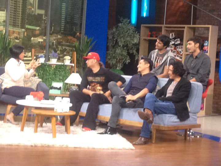 D'Jackal wearing <a href="/PurgatoryMogerz/">Purgatory MoGerz</a> 'Angerball' shirt!! #InfoMogerz