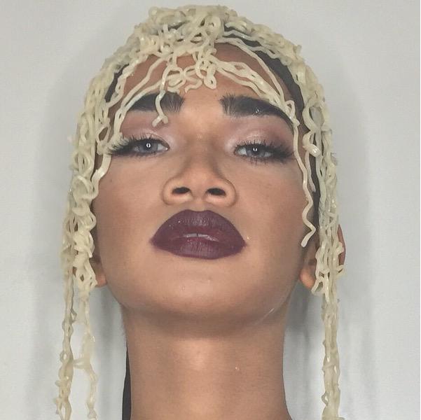 i_frisky's tweet photo. Lool please is this fashion? Isn't that indomie on her head 😂😂 http://t.co/qm3qpCUXxw