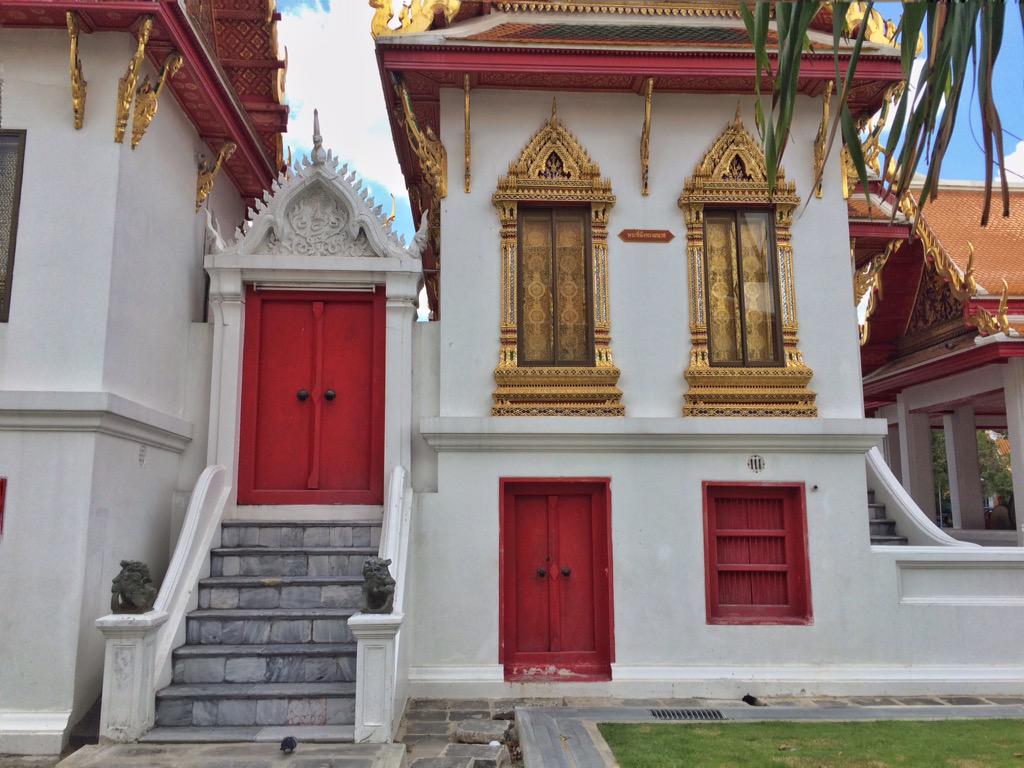 CabiriaM's tweet photo. Loha Prasat e Wat Benchamabophit: #Bangkok non delude mai! #Thailandia http://t.co/i4dUkIZIen