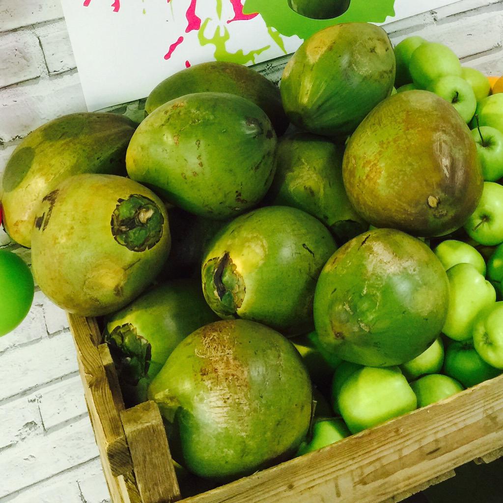 UJuicebrum's tweet photo. JUST ARRIVED #greencoconuts, grab em while you can #ujuicebrum #healthyliving #birmingham #bullringmarkets #bullring http://t.co/d5k8KUj5Kr