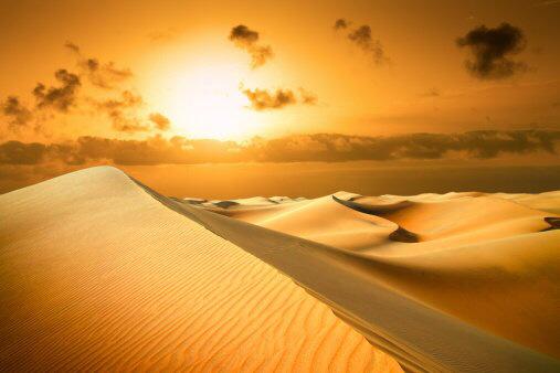 د.الزعاق: اليوم يبدأ موسم سهيل والذي يعتبر الحد الفاصل بين الحر اللاهب والاعتدال. #برق_الإمارات