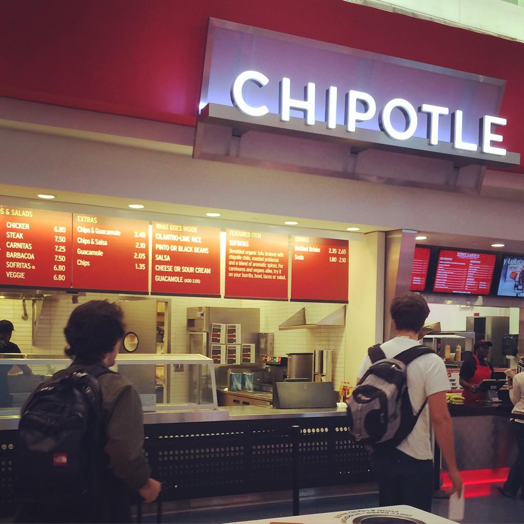 TragicThrills's tweet photo. Uh guys? It's 7 in the morning... #offtodenver http://t.co/swlcr6TkVE