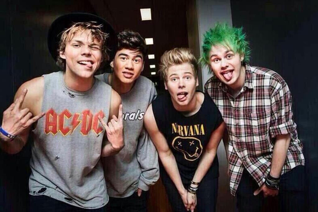 Группы ти 5. Группа 5 seconds of Summer. 5sos участники. 5 Seconds of Summer 2011. 5 Секунд оф саммер группа.