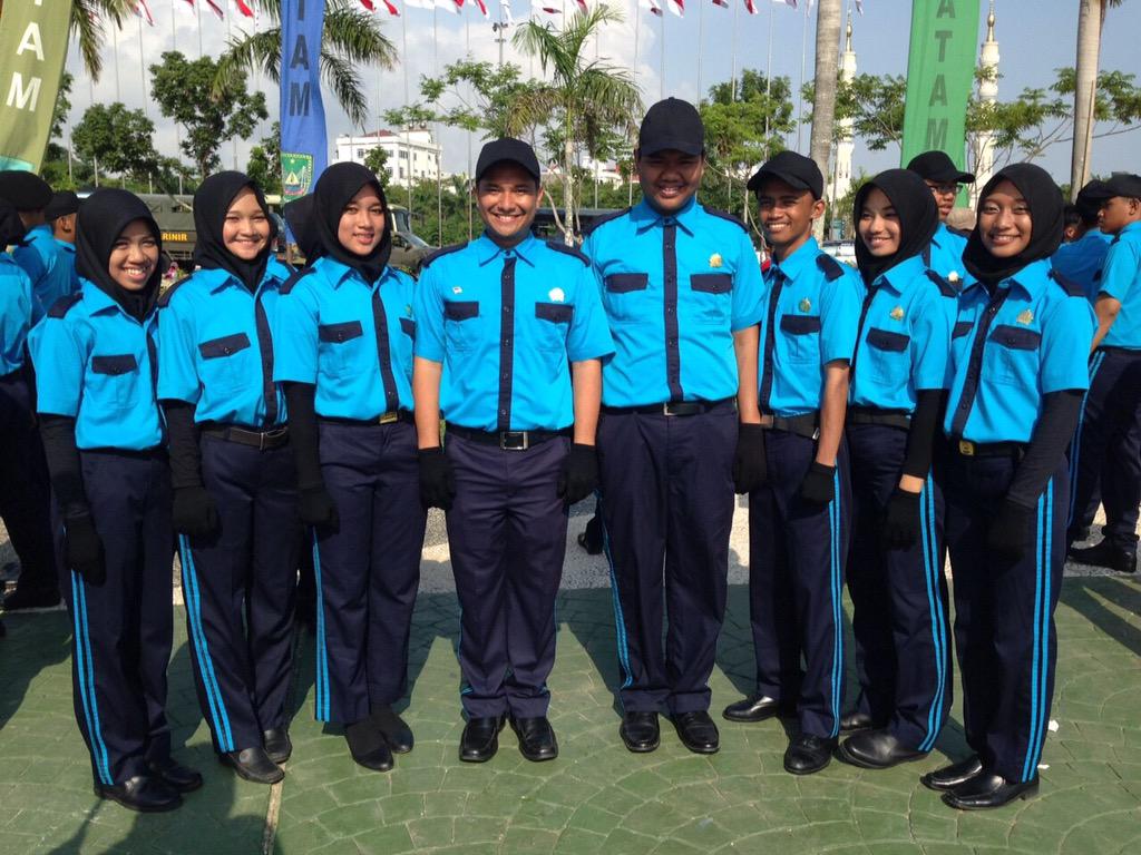 bbdcbatam's tweet photo. BBDC XXI/2015 | Upacara Detik Detik Proklamasi | Dataran Engku Putri | 17 Agustus 2015 #BBDC #BBDCMoments #MBActivity http://t.co/reVDqtGqL5
