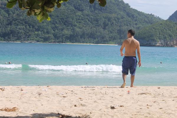 GroundReza tweet picture