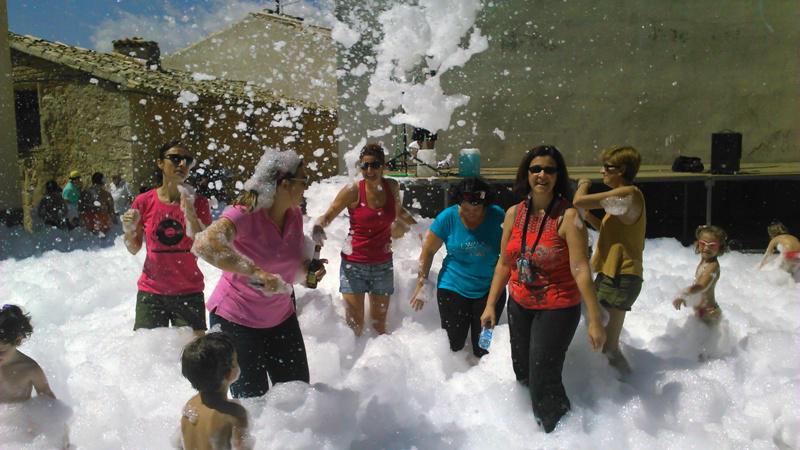 desdeSoria's tweet photo. Popurrí de fiestas: Utrilla, Dévanos, Morales, Camparañón. http://t.co/Z8RxzoPtSy http://t.co/EVy07RfJ3K