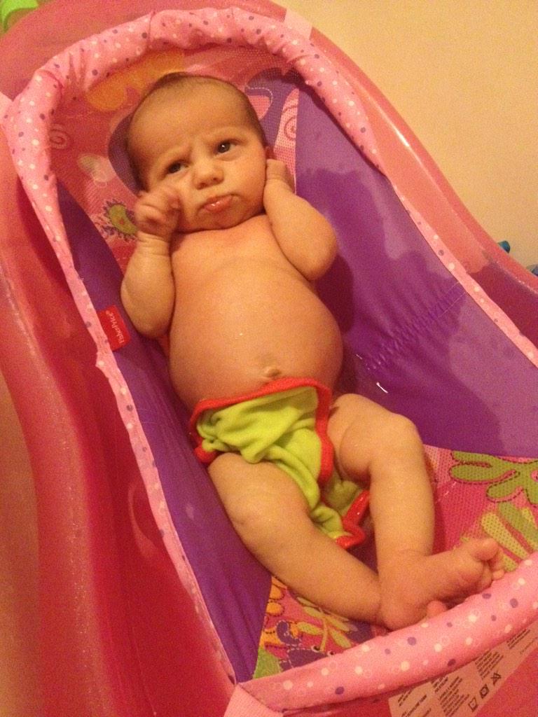 chelsie_day's tweet photo. You think she likes her first bath?? Lol #Attitude http://t.co/hbdTg7pcTz