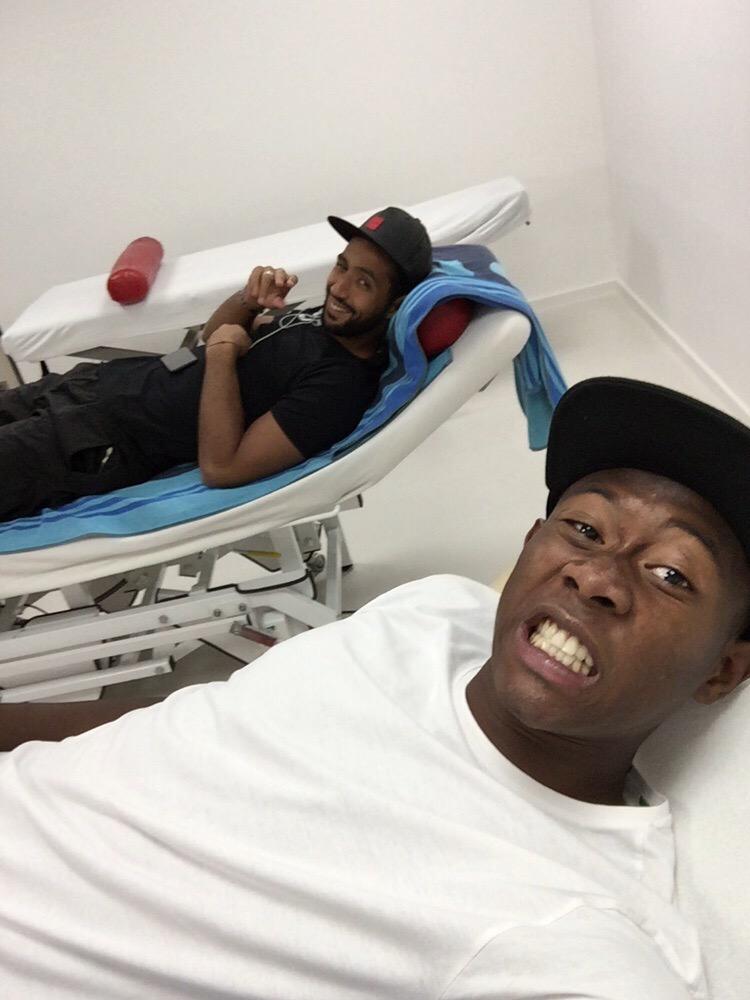 David_Alaba's tweet photo. My bro @MedhiBenatia and me 😬✌️ #da27 http://t.co/GLCD1dVhpY