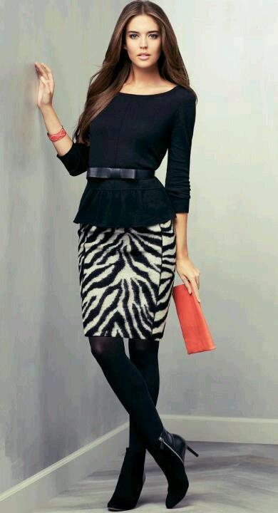 variasikan rok animal print,sweater,legging &amp; belt hitam + dompet /aksesori wrana beda agar tdk membosankan