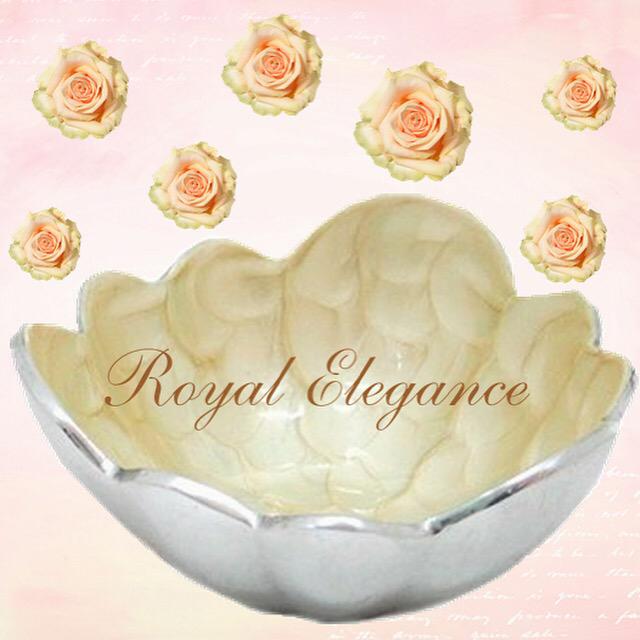 IndianReverie's tweet photo. Our beautiful aluminium flower bowl with enamel pearl finish on the inside http://t.co/NaJow6gAyt http://t.co/qYOaXWu3fe