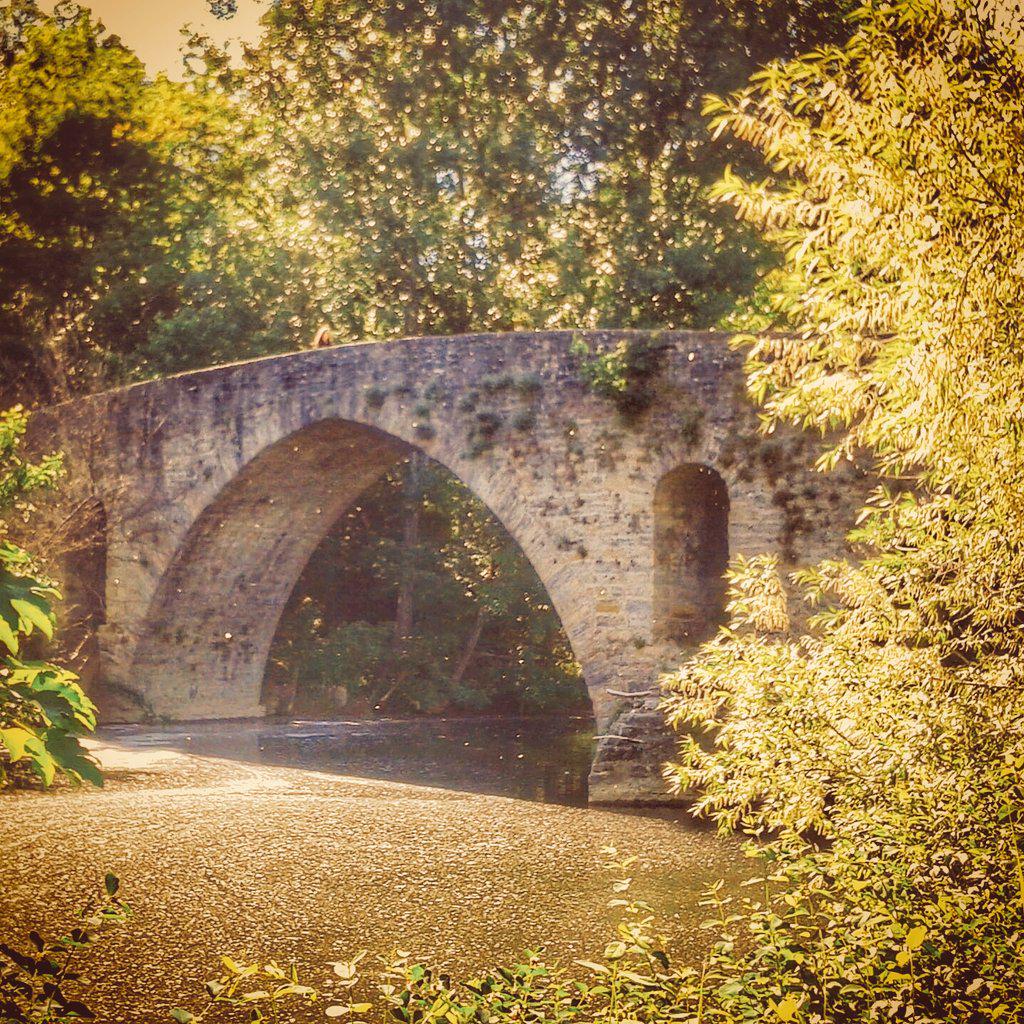 NavarraDiferent's tweet photo. El reto de @igerspamplona esta semana va de #puentes http://t.co/SA5efKJAOA
