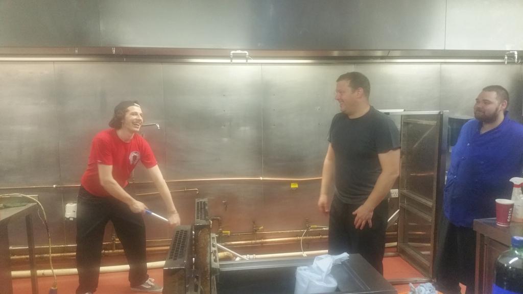 guild_play's tweet photo. @SpencerGraydon @Quirkey1888 @chrislewis6 @c4thae kitchen guild getting v2 fever 😆 http://t.co/biatw2C2VY