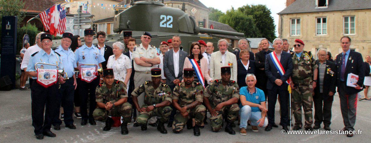 Comlelievre's tweet image. Vive La Résistance avec les officiels et militaires pour la dernière journée.
#RouteLeclerc #Orne #Sarthe