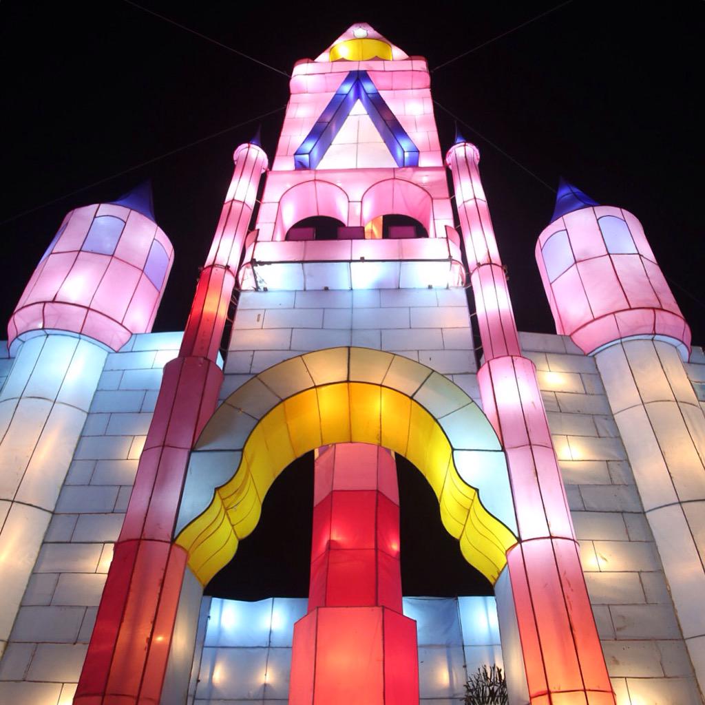 wisatasemarang's tweet photo. Wow indahnya salah satu wahana di #JatengFair2015 #Semarang via @Semarangview http://t.co/XdugcUsrfs