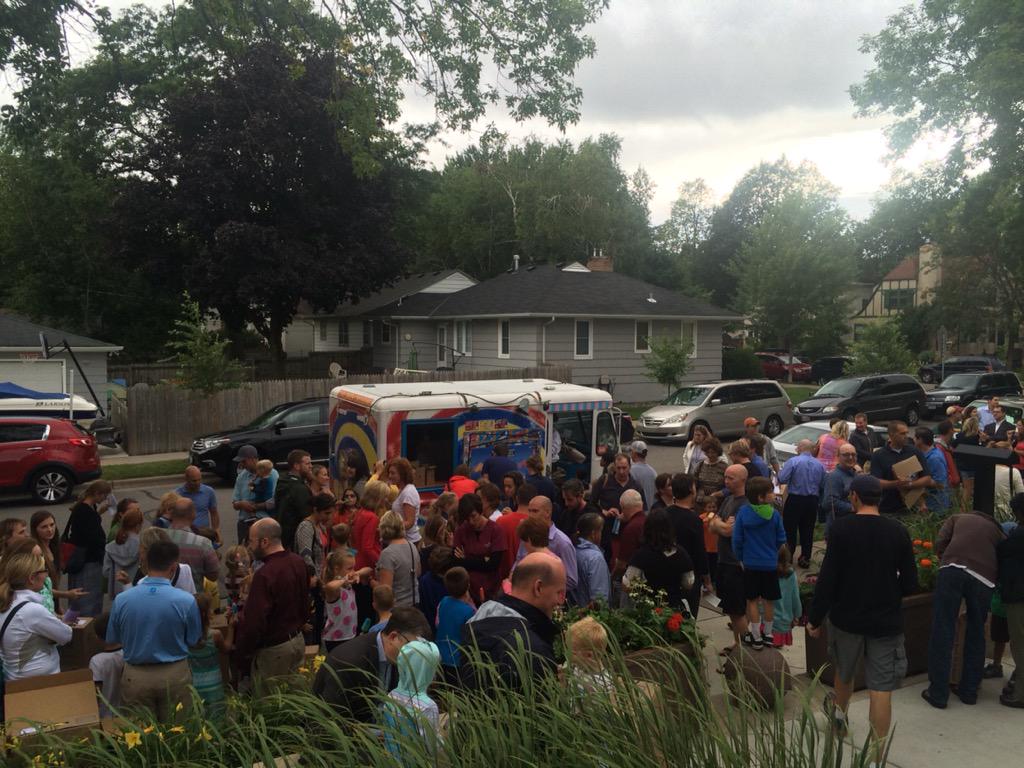 Excitement @ the new school year @ L Harriet Lower. Families &amp;  Staff &amp; ice cream @ Open House #MPSed <a href="/MerryTilleson/">Merry Tilleson</a>