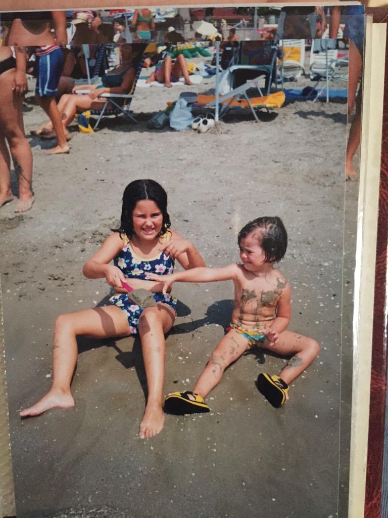 teresamoralesl2's tweet photo. Felices 26 @moralesleonfati . Aunque siempre me hacías la vida imposible... I love you moralitas 😍😍 http://t.co/hBgSPgQIA2