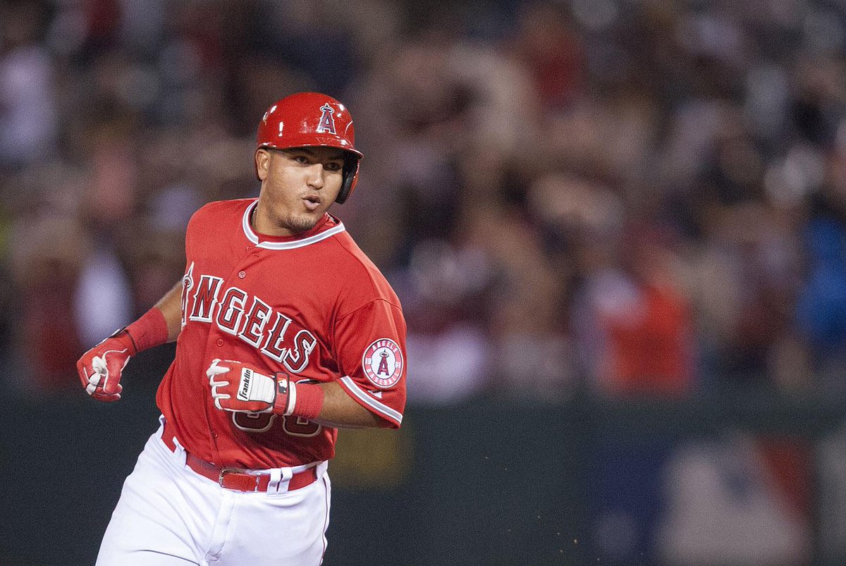 cravetheauto's tweet photo. CALIFORNIA! #ANGELS CARLOS PEREZ signing autographs SAT,AUG22! #FreeSigning http://t.co/tsMX00m14m http://t.co/L0wwLt4r26