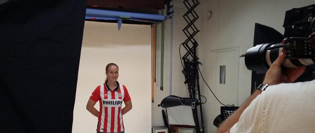 Huisfotograaf Bob van den Cruijsem heeft vandaag de officiële portretfoto's gemaakt van alle PSV-vrouwen. #PSV