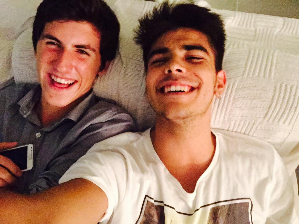 Adritm10's tweet photo. Reencuentros únicos @davidgameoverr http://t.co/HKFtR84QKs