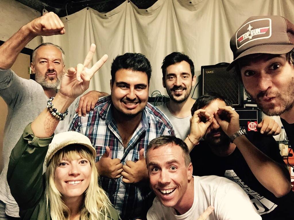 Hurra! Support auf unserer Tour und all unsere Freude darüber auf einem Bild! <a href="/GeorgaufLieder/">Georg auf Lieder</a> wird uns begleiten.