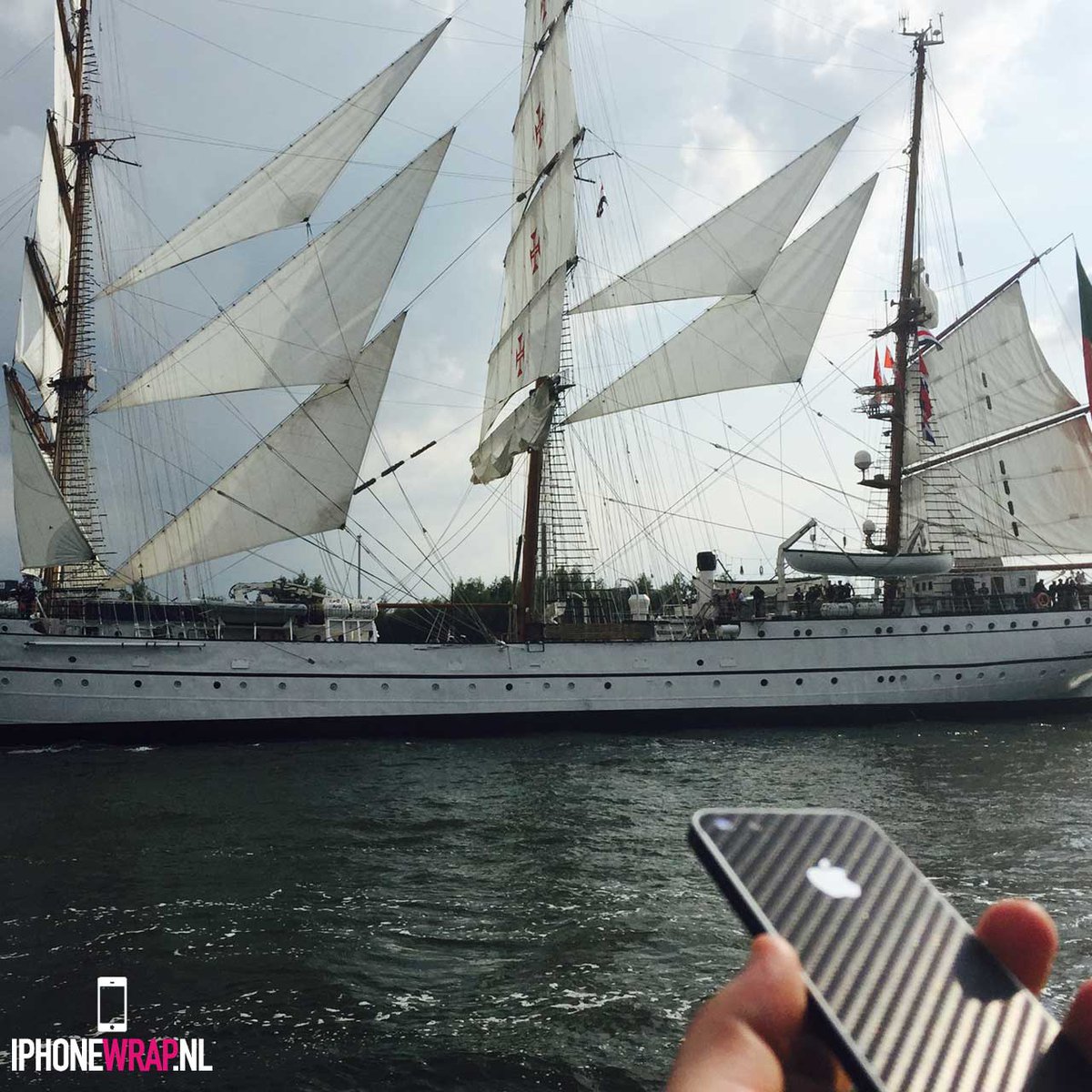 iPhoneWrapnl's tweet photo. iPhoneWraps are sailing away @sailamsterdam ! New stock is coming next weekend!! #SAIL2015 #iPhoneWrap #OriginalDutch http://t.co/fzNdTCVqUz
