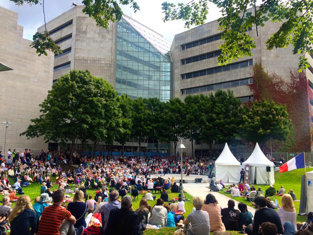 Beautiful day for some #OperaInTheOpen well done @DubCityCouncil @events_DCC
