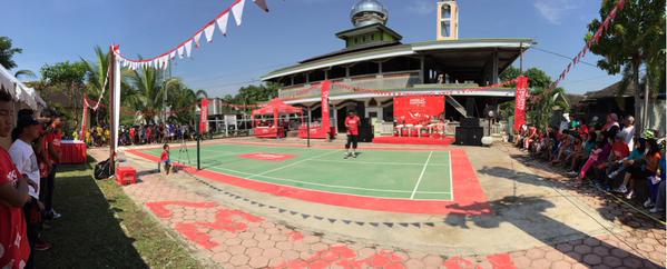 AngkatRaketmu's tweet photo. @CocaCola_ID &amp; PBSI berterimakasih atas partisipasi kamu mengembalikan kejayaan badminton Indonesia. #AngkatRaketmu http://t.co/Hc2oGJCHr1