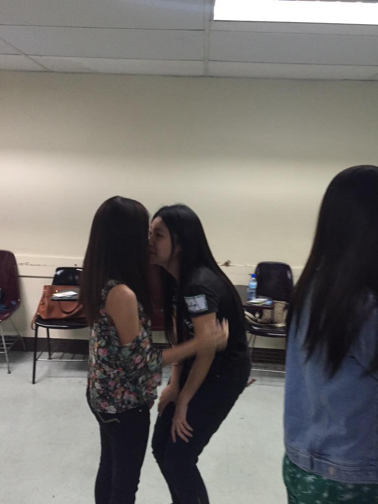 GabbBOUCHEBL's tweet photo. @GabbBOUCHEBL yung totoo!! Medyo lesbihonest ang peg natin today ano?? #TE101 #INTERAKTIV2015 💚💚 ((love wins ❤️💜💛💚💙)) http://t.co/gvQy6m6bfz