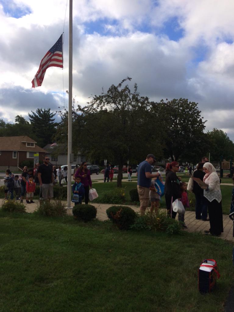 Andrea51557's tweet photo. First day of school at Covington School #1dayd123 http://t.co/4utw1VSkXY