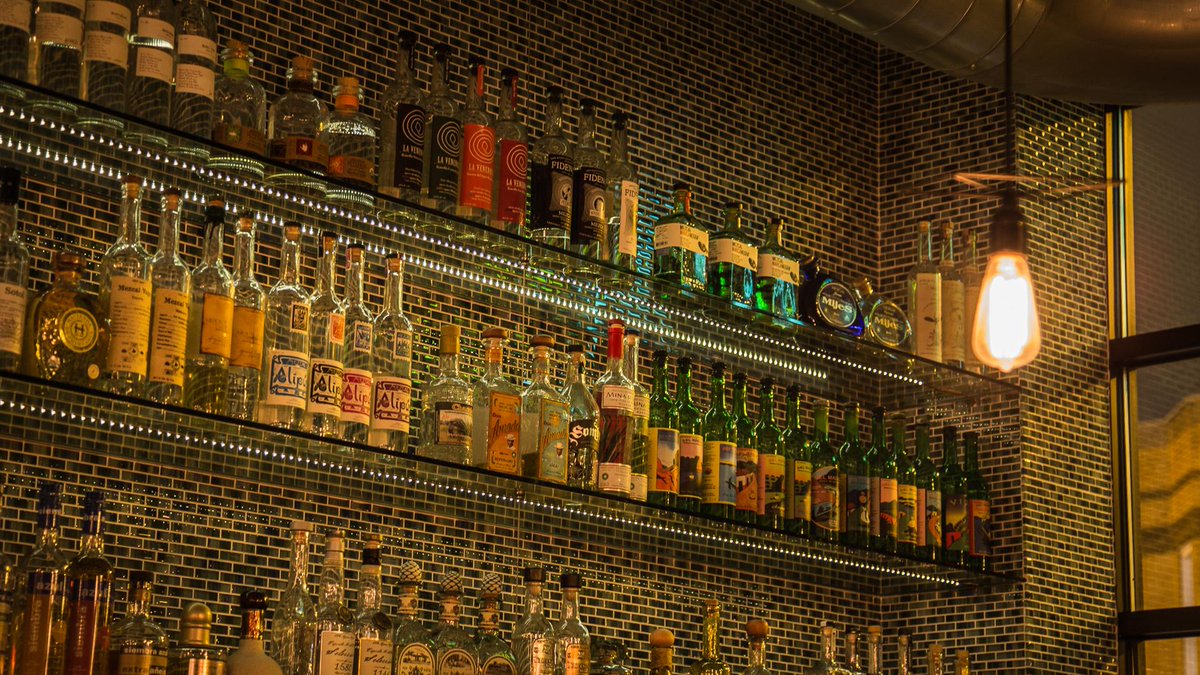 MidwesternDiner's tweet photo. The best #tequila selection in #LoganSquare @MasaAzul: http://t.co/KUoOi2FEau @LoganSquarist @IAmLoganSquare #Chicago http://t.co/KCDCkukQSY