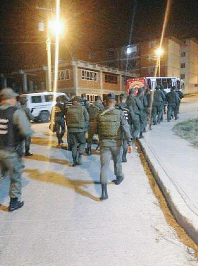 noticias24's tweet photo. OLP recupera apartamentos y captura a un solicitado por homicidio en #Miranda - http://t.co/6j6NET0w0D http://t.co/7hnFtrabwu