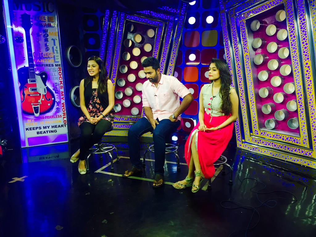 ASHISH16101985's tweet photo. Lipstick launch @imKBRshanthnu @KikiVijay @kikisonu_Fc http://t.co/NfFMH1w24j