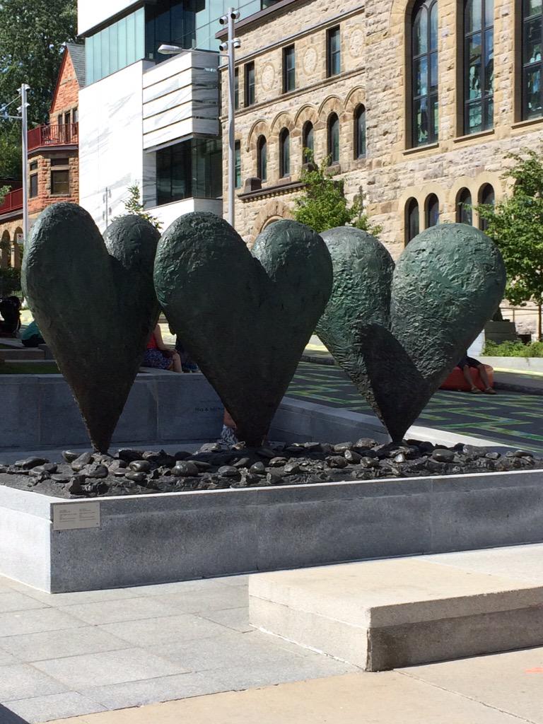 stephanie lander tweet media