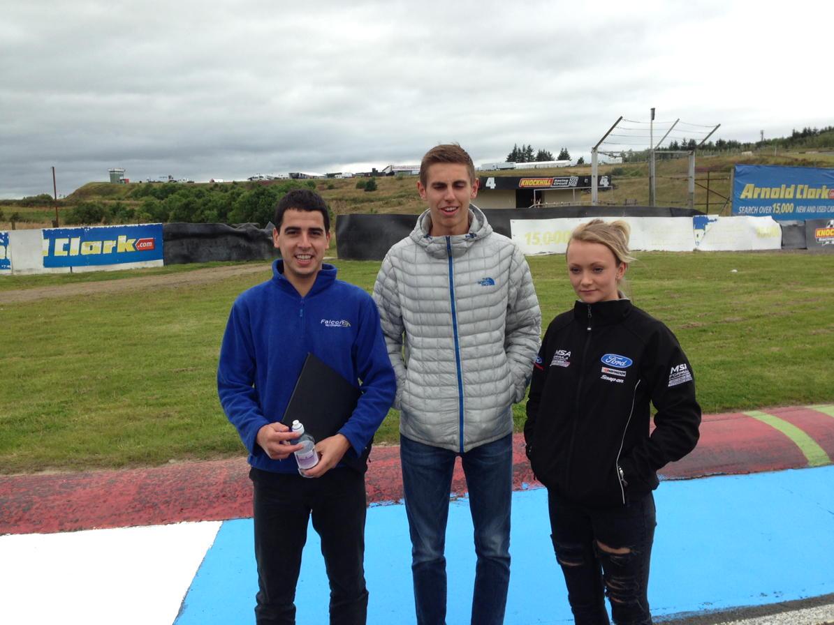 FalconMsport's tweet photo. Knockhill track walk done. Looking forward to @MSAFormula with @1JessicaHawkins @HScottRacing #mayberain http://t.co/Y6RP29T05m