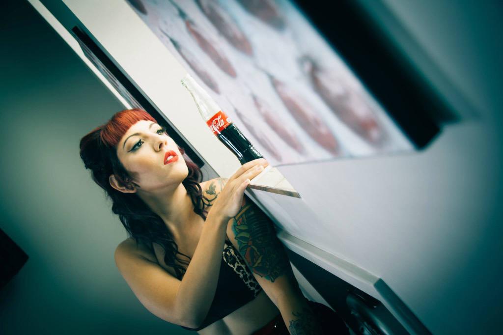 griseldaVore's tweet photo. Retro photoshoot with some pinup looks. #freelance #photoshoot #maccosmetics #fashion #pinupgirl #wingeyeliner http://t.co/pYxtLAeBpI