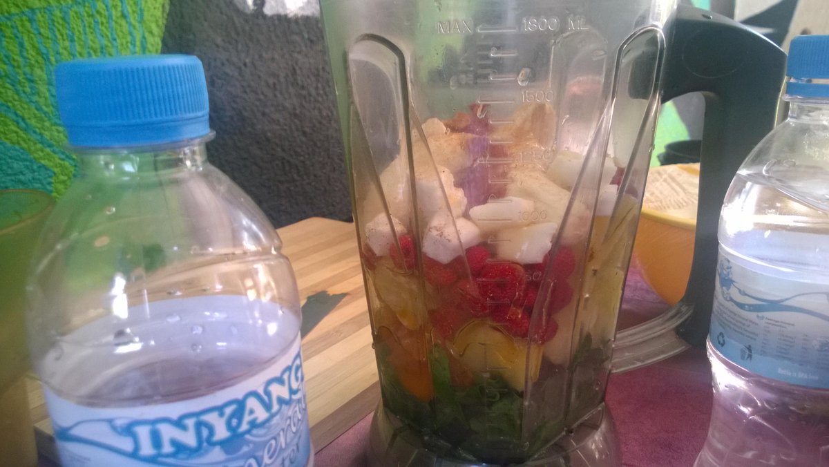 MoreLoveKigali's tweet photo. Love is Love!!!spinach, raspberries, coconut #Breakfast #kigalistyle #Nutrition #EatClean #healthy #smoothie #Recipes http://t.co/Bvoi5pMaVf