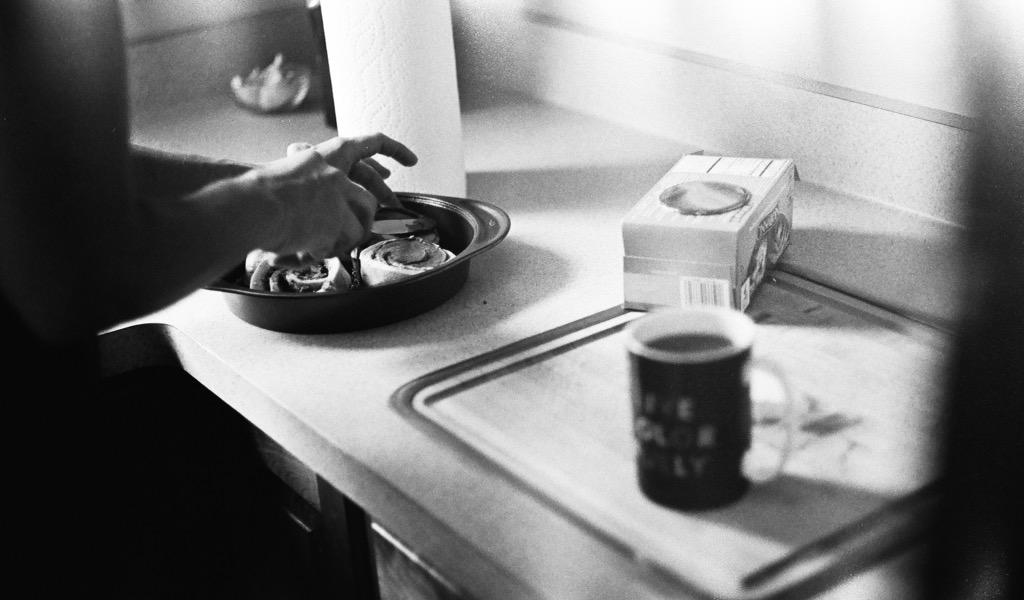 thisa_guy's tweet image. Weekend waiting.  @leica_camera #weekends #pastry #cinnamonrolls #leica #analog #LeicaM6 #rochester #585