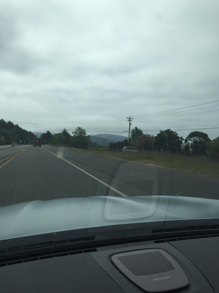 GlowWondrous's tweet photo. Damn it's a long drive to #magnaball from Fargo...thank goodness for the @bunnyradio http://t.co/uOEWadS6Q9