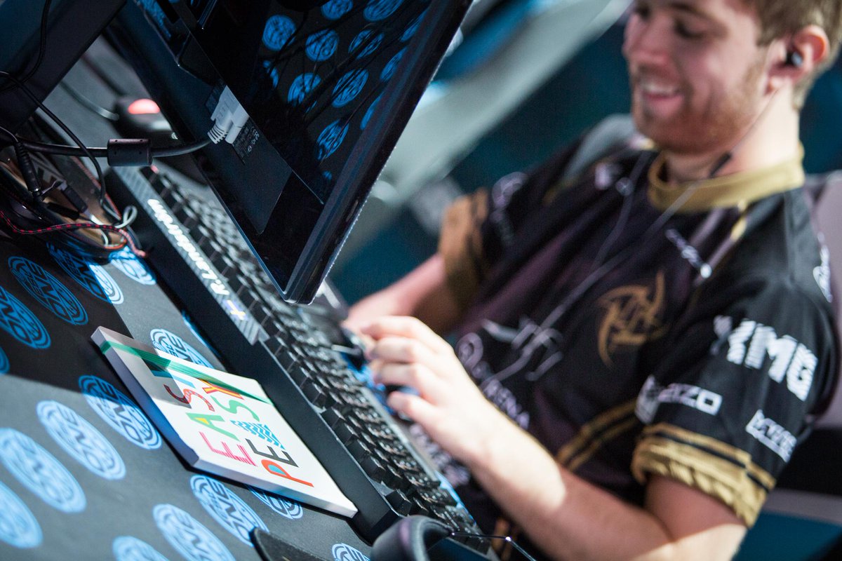 ESLCS's tweet image. What an incredible match we have coming up! @TeamSoloMid and @NiPGaming fight it out for a spot in the quarterfinals!