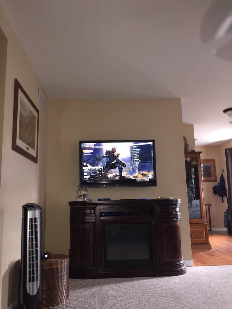 CroneAndrew's tweet photo. Playing black ops 3 beta http://t.co/V0CP1gePKJ