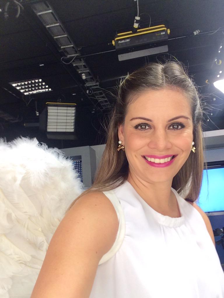 tecno_lover's tweet photo. Te invitamos a: http://t.co/SynKqG3PI6
Con @mirthaibanez ;) http://t.co/51EUfNBOfW
