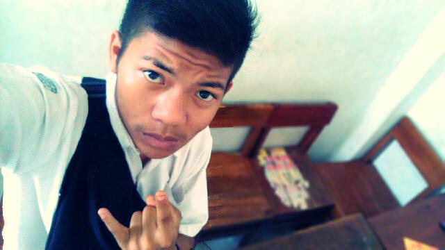 ReyReyzha's tweet photo. #macaksekolah http://t.co/4mYCTyEWJq