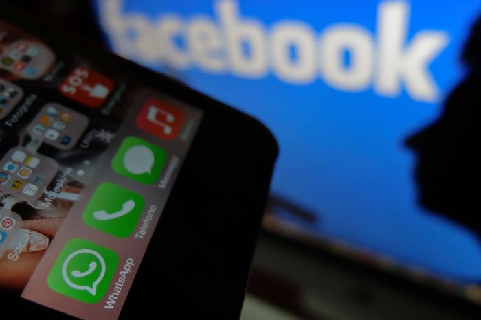 Agenzia_Ansa's tweet photo. #WhatsApp web diventa disponibile anche per utenti #iPhone http://t.co/S3Xxr4fvNN http://t.co/bSRazkvCmO