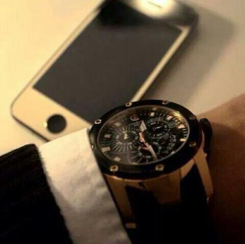 حب الإنعزال : شعور لا يعرفه إلا من خُذل كثيراً