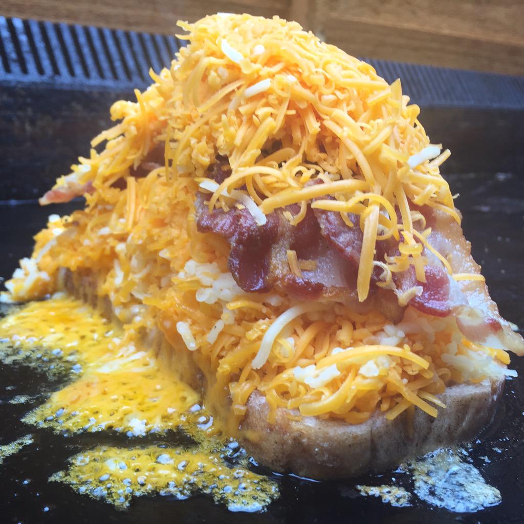 HolyToastUK's tweet photo. Can't wait to serve up some of our famous #grilledcheese at #Leedsfest #leeds @OfficialRandL http://t.co/LqBAyXUQ30